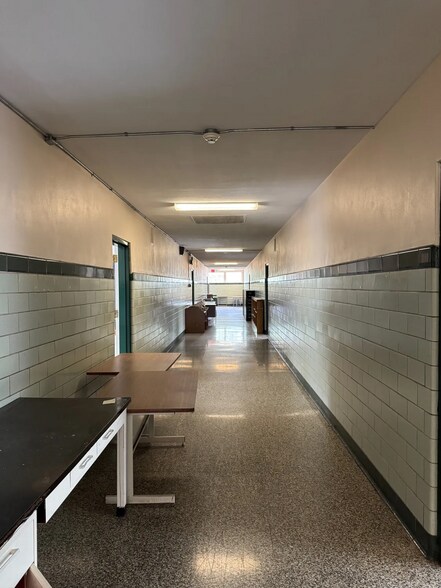 More Photos Of 89 E Genesee St, Auburn Flex For Sale