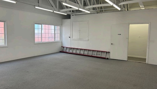 More Photos Of 90 Welsh St, San Francisco Warehouse For Lease
