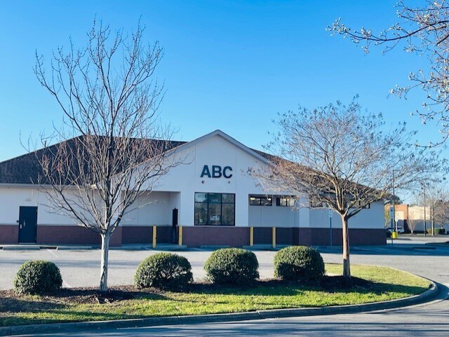 Primary Photo Of 2000 E Arlington Blvd, Greenville Freestanding For Sale