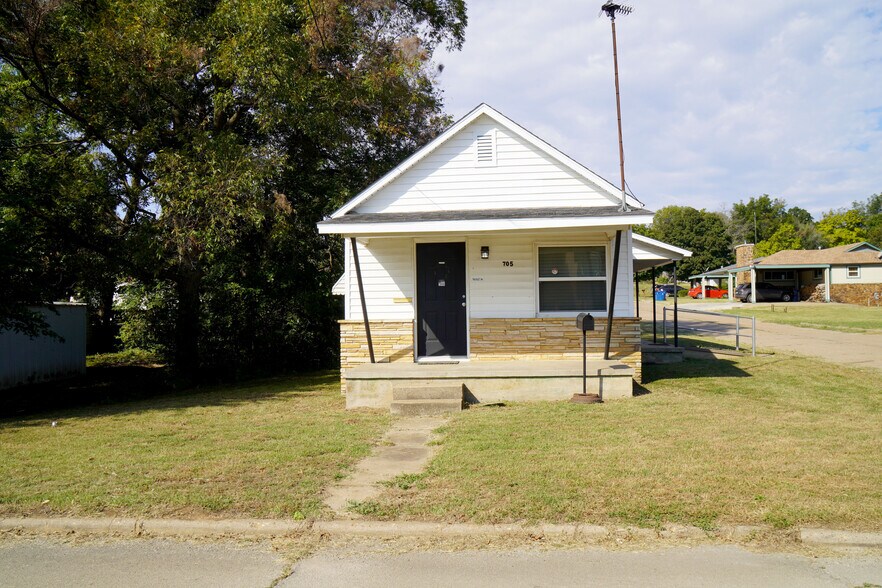 More Photos Of 501 Maple st, Drumright Flex For Sale