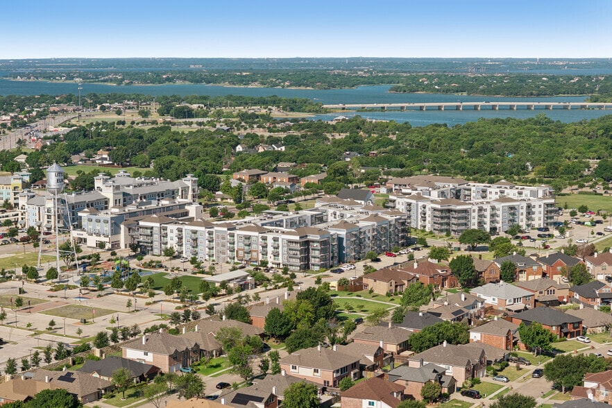 More Photos Of 300 Lakefront Dr, Little Elm Apartments For Lease
