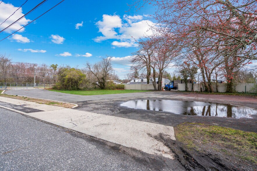 More Photos Of 1400 Montauk Hwy, Oakdale Storefront Retail Office For Sale