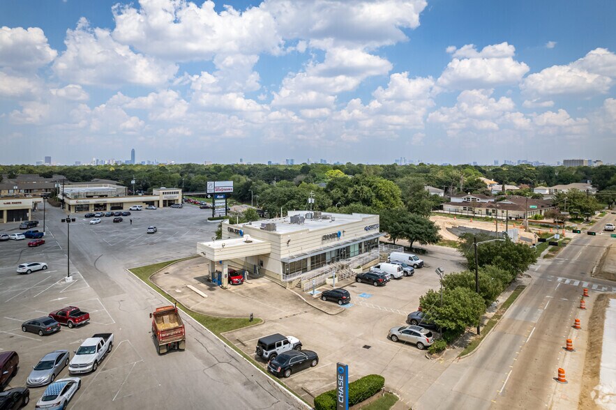 More Photos Of 9150 Chimney Rock Rd, Houston General Retail For Sale