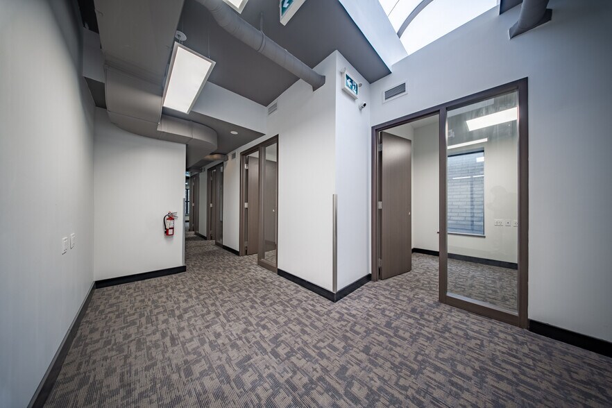More Photos Of 31 Elm St, Toronto Storefront Retail Office For Sale