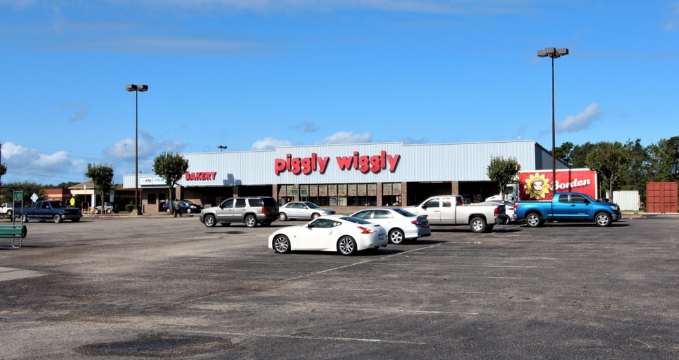 Primary Photo Of 365 S Georgetown Hwy, Johnsonville Supermarket For Sale