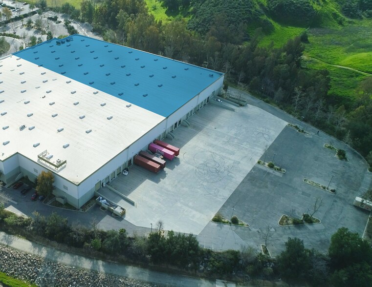 More Photos Of 3935-3949 Heritage Oak Ct, Simi Valley Distribution For Lease