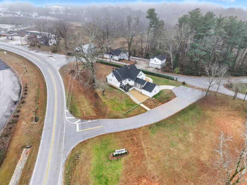 More Photos Of 783 Grove St N, Dahlonega Office For Sale