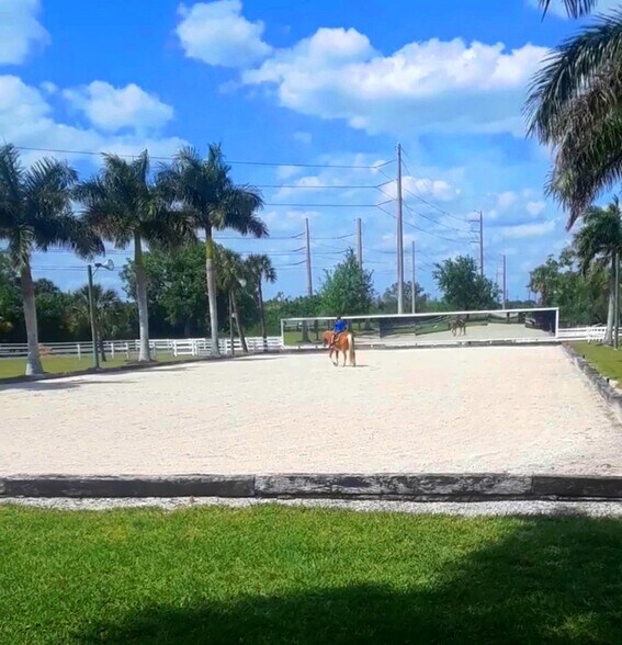 More Photos Of 3800 Staley Rd, Fort Myers Specialty For Sale