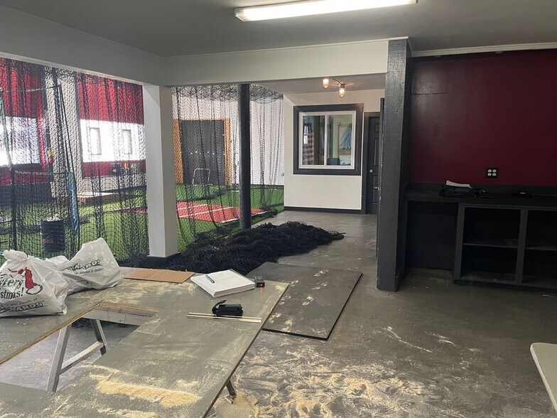 More Photos Of 154 N State St, Marengo Warehouse For Sale