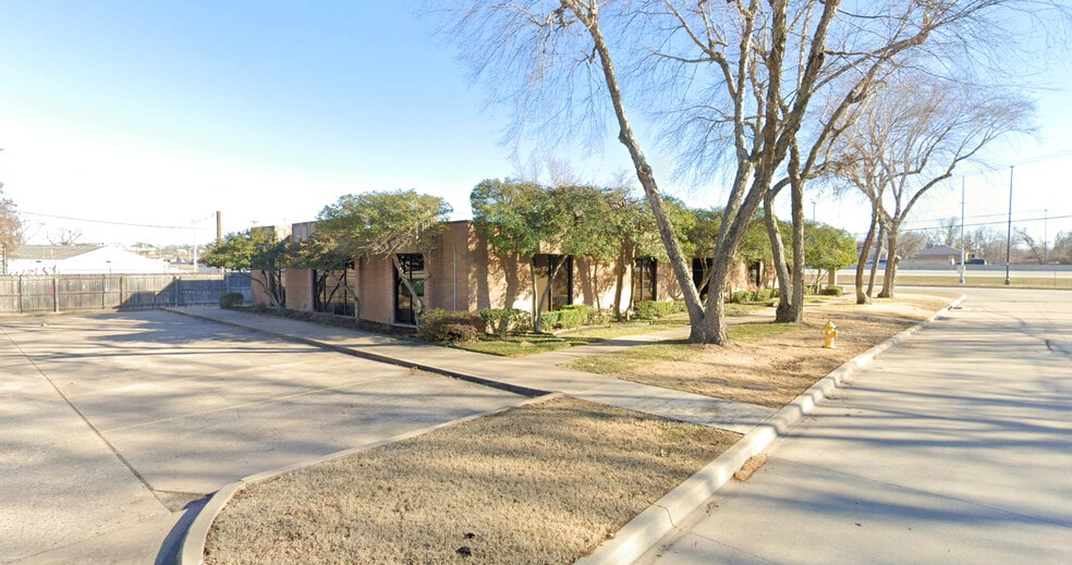 Primary Photo Of 1703 E Skelly Dr, Tulsa Office For Lease