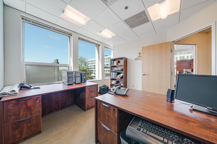 More Photos Of 7115 Leesburg Pike, Falls Church Office For Sale