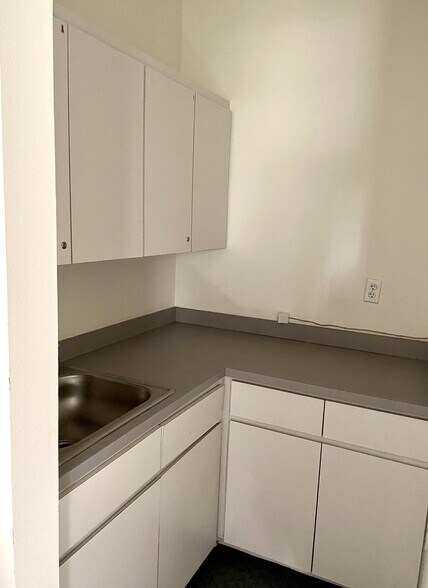 More Photos Of 4738 Grand Blvd, New Port Richey Medical For Lease