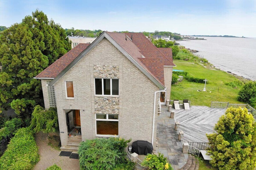More Photos Of 161 Boardwalk Ave, Staten Island Multifamily For Sale