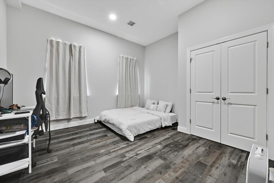 More Photos Of 236 W Market St, Jonestown Multifamily For Sale