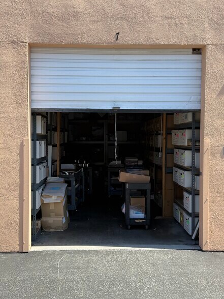 More Photos Of 922 W Evelyn Ave, Sunnyvale Self Storage For Sale