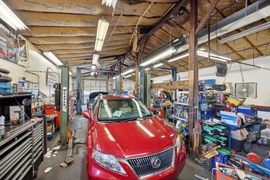 More Photos Of 100 Penn St, Lansdale Warehouse For Sale