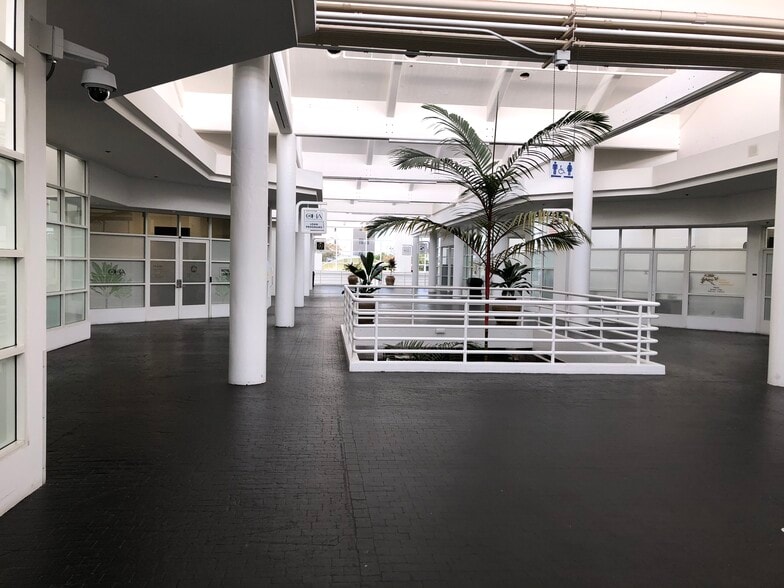 More Photos Of 560 Nimitz Hwy, Honolulu Office For Lease