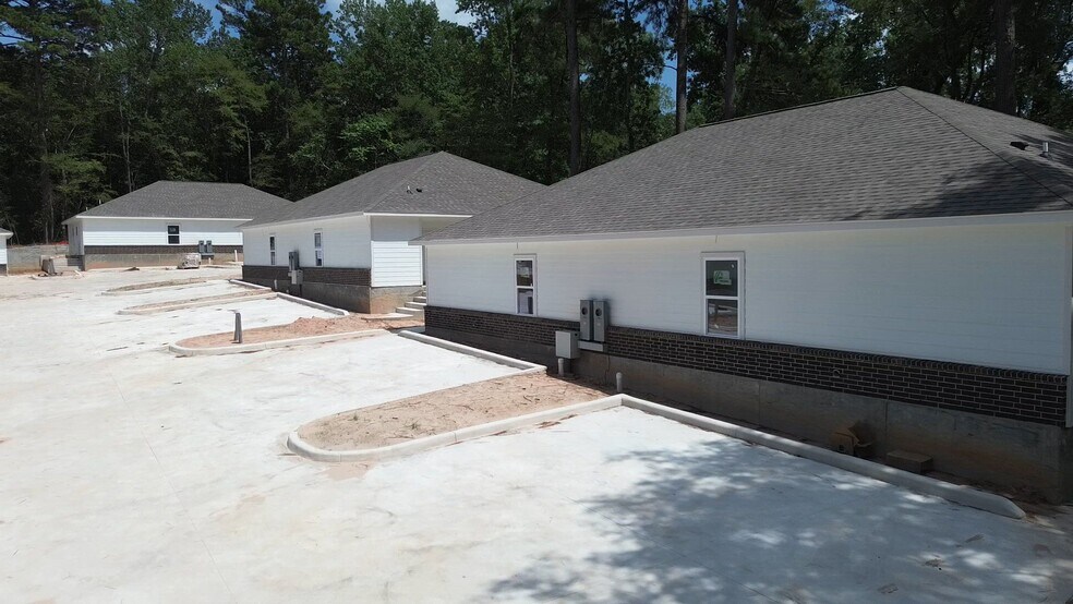 Primary Photo Of 103 Summer Pl, Huntsville Apartments For Sale