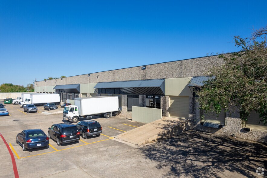 More Photos Of 6550 Long Point Rd, Houston Warehouse For Lease