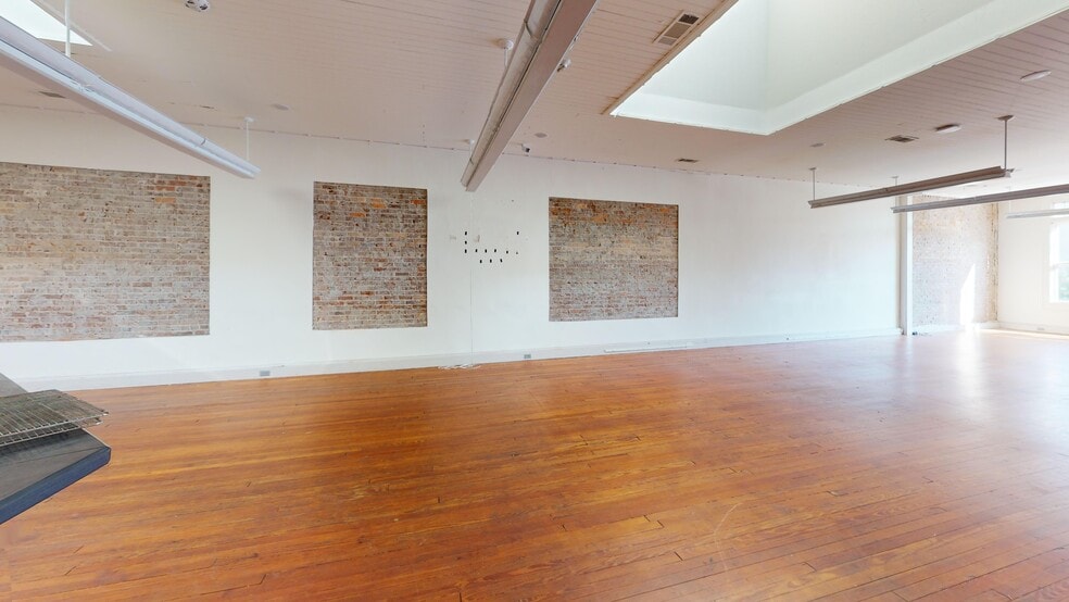 More Photos Of 117 12th St, Columbus Restaurant For Sale