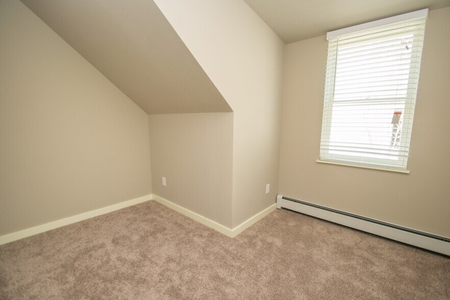 More Photos Of 1806 17th St, Boulder Apartments For Sale