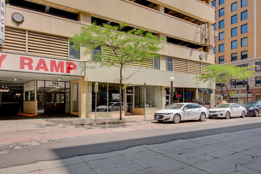 Primary Photo Of 340 Wabasha St N, Saint Paul Parking Garage For Lease