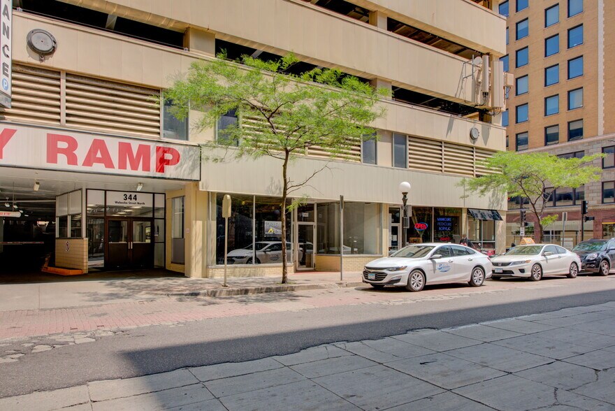 More Photos Of 340 Wabasha St N, Saint Paul Parking Garage For Lease