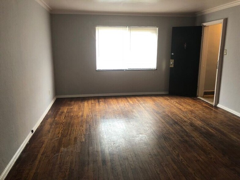 More Photos Of 2921 N Main St, Dayton Apartments For Sale