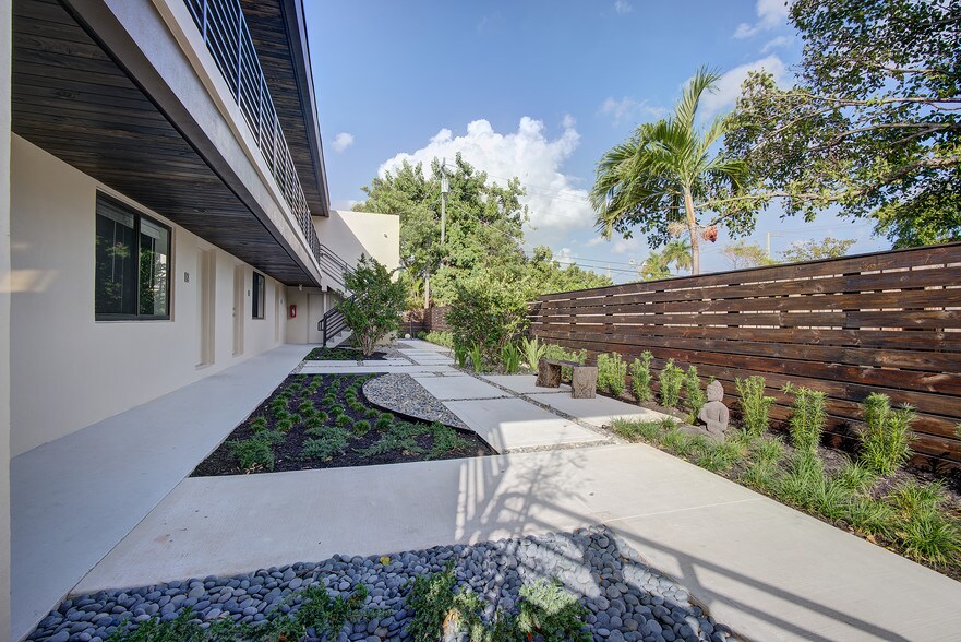 1273 NE 38th St, Oakland Park, FL 33334 Apartments For Sale