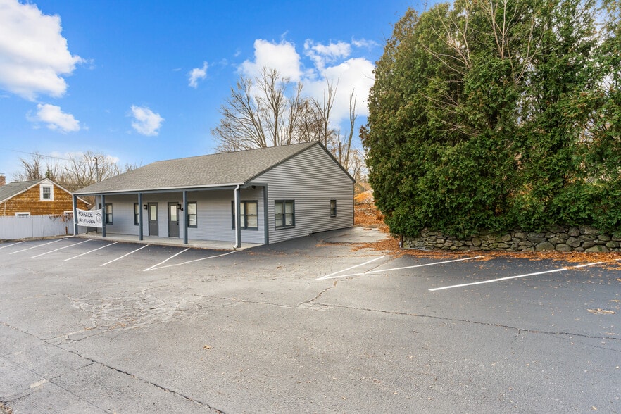 212 Putnam Pike  