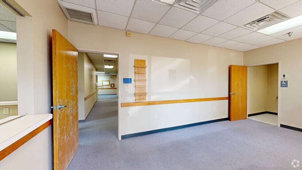 Primary Photo Of 1207 Azalea Pl, Brewton Medical For Sale