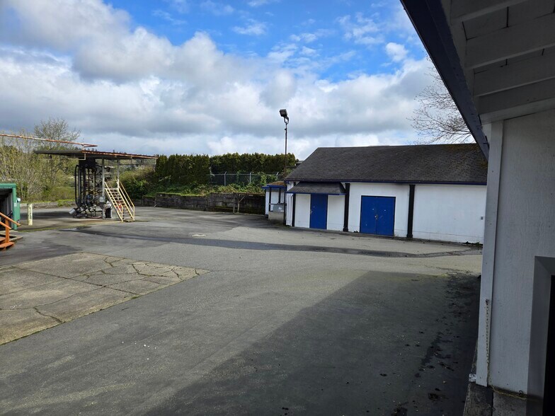 More Photos Of 1702 Pennsylvania Ave, Bremerton Industrial For Sale