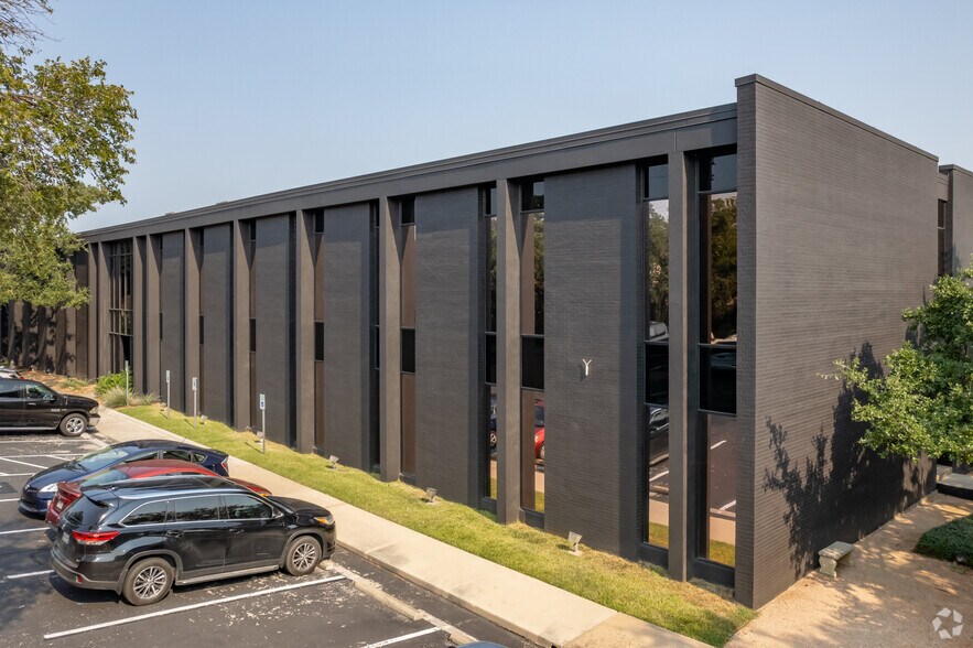 More Photos Of 3409 Executive Center Dr, Austin Unknown For Lease