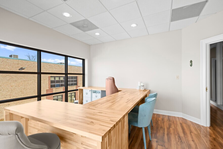 More Photos Of 19810 W Catawba Ave, Cornelius Office For Lease