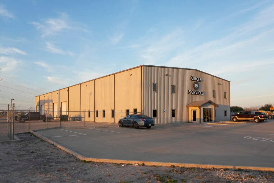 Primary Photo Of 3174 County Road 48, Robstown Warehouse For Sale