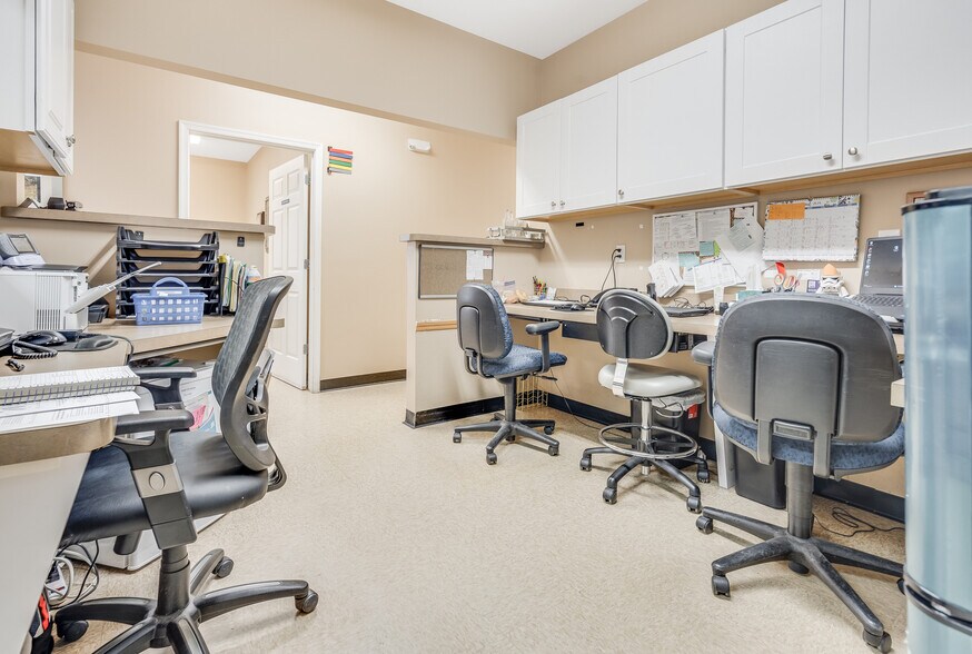 More Photos Of 5 Walter E Foran Blvd, Flemington Medical For Sale