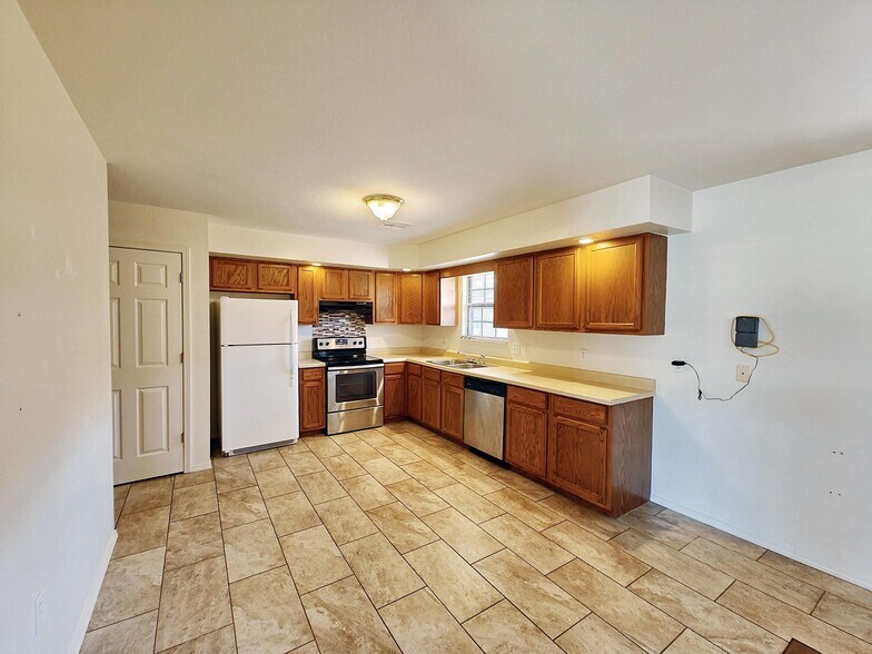 More Photos Of 1133 W 4th St, Tahlequah Apartments For Sale