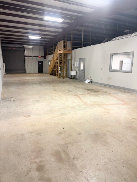 More Photos Of 321 Marble Mill Rd NW, Marietta Coworking Space
