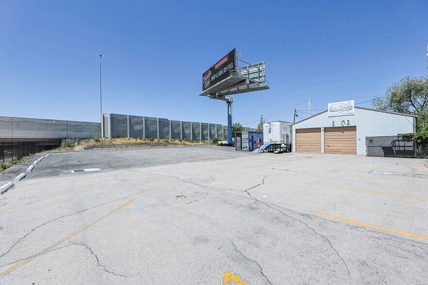 More Photos Of 7706 S Locust St, Midvale Office For Sale