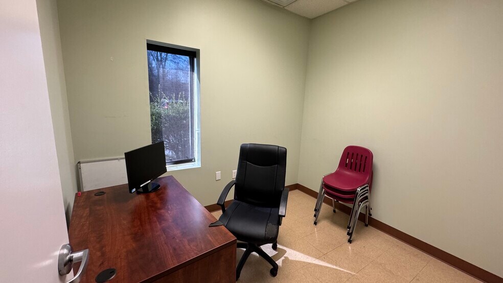 More Photos Of 4379 Easton Ave, Bethlehem Office For Sale