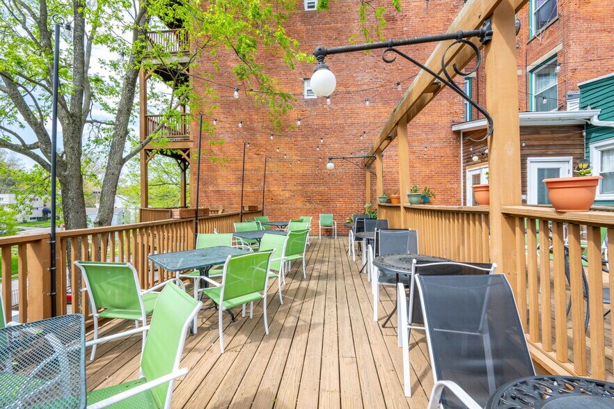 More Photos Of 2015 Madison rd, Cincinnati Storefront Retail Residential For Lease