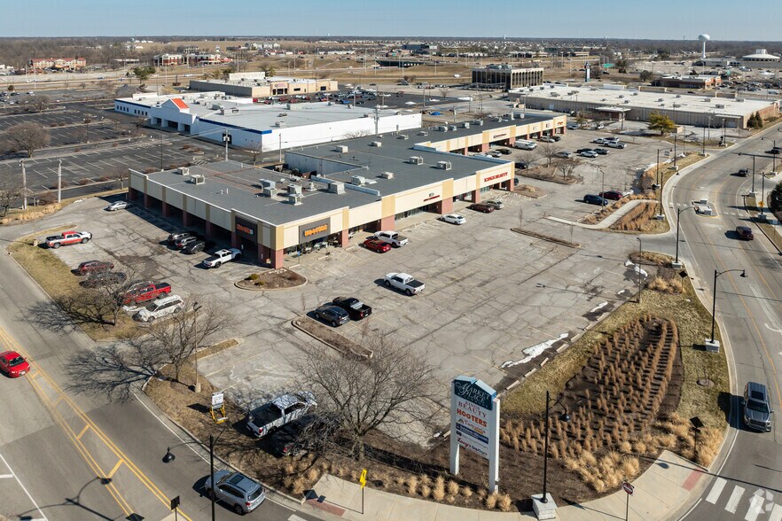 More Photos Of 301-341 Market Pl, Fairview Heights Unknown For Lease