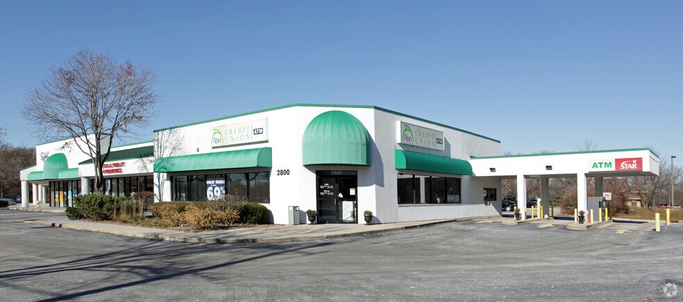 More Photos Of 2800-2828 75th St, Woodridge Freestanding For Lease
