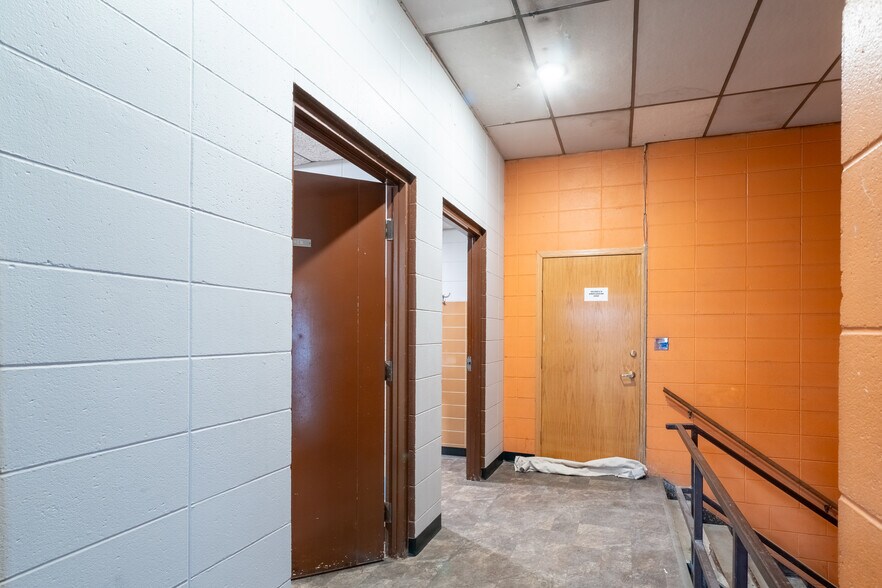 More Photos Of 2535 W Main St, Valley City Self Storage For Lease