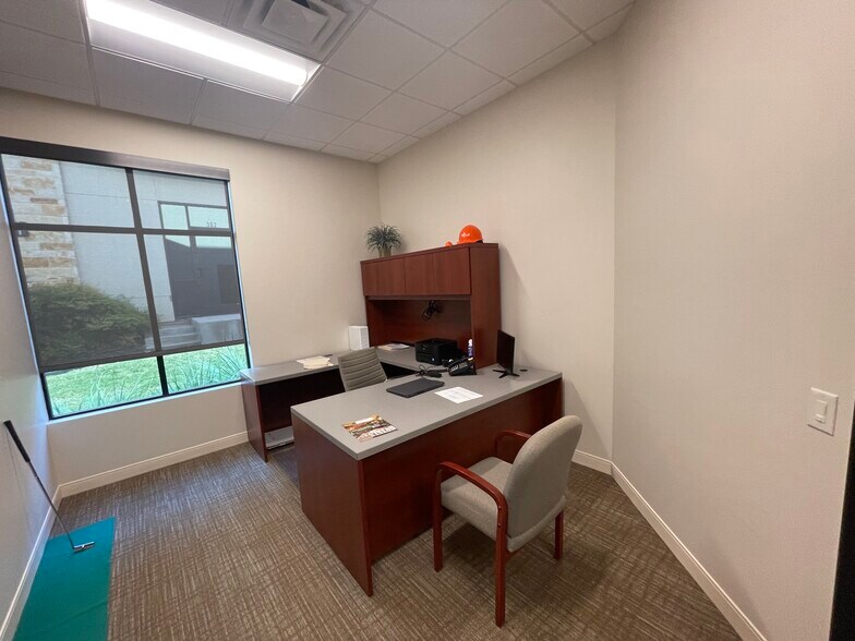 More Photos Of 6827 Camp Bullis Rd, San Antonio Medical For Sale