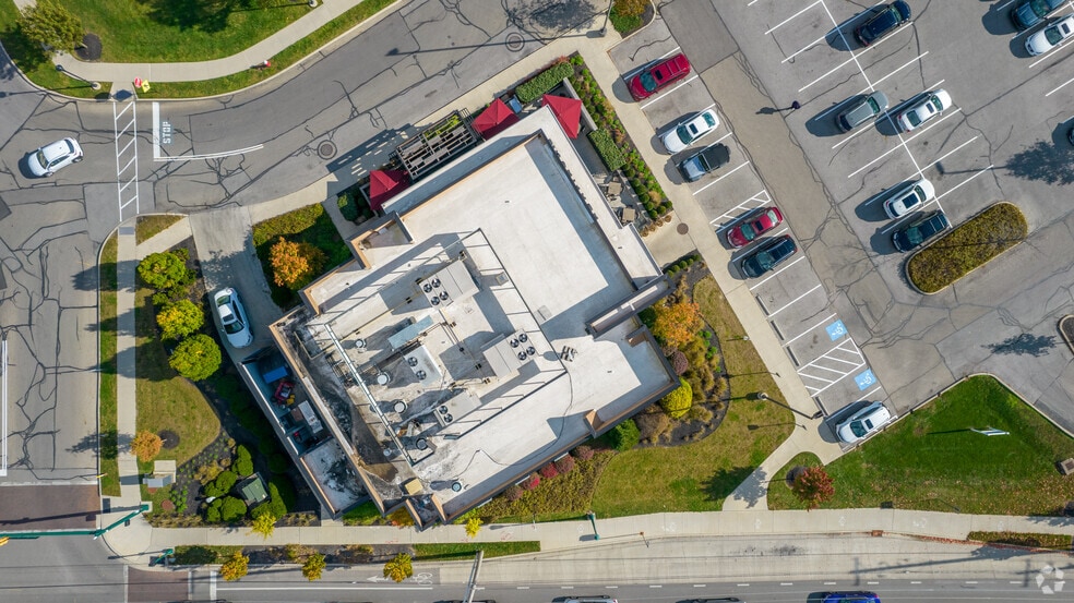 More Photos Of 1765-3180 Kingsdale Ctr, Columbus Unknown For Lease