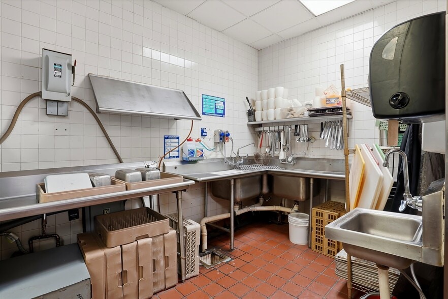 More Photos Of 3584 Parkway, Pigeon Forge Restaurant For Lease