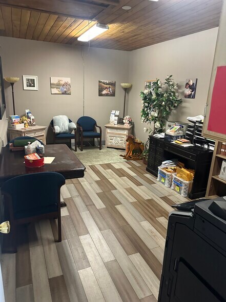 More Photos Of 3010 Manatee Ave, Bradenton Medical For Sale