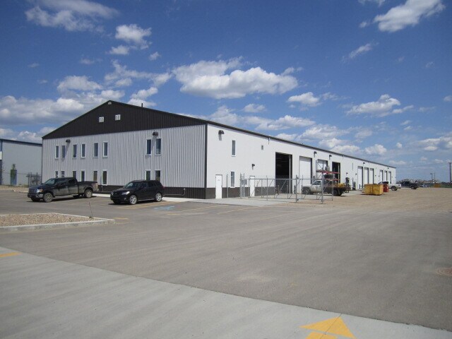 More Photos Of 6302 66 St, Lloydminster Industrial For Sale