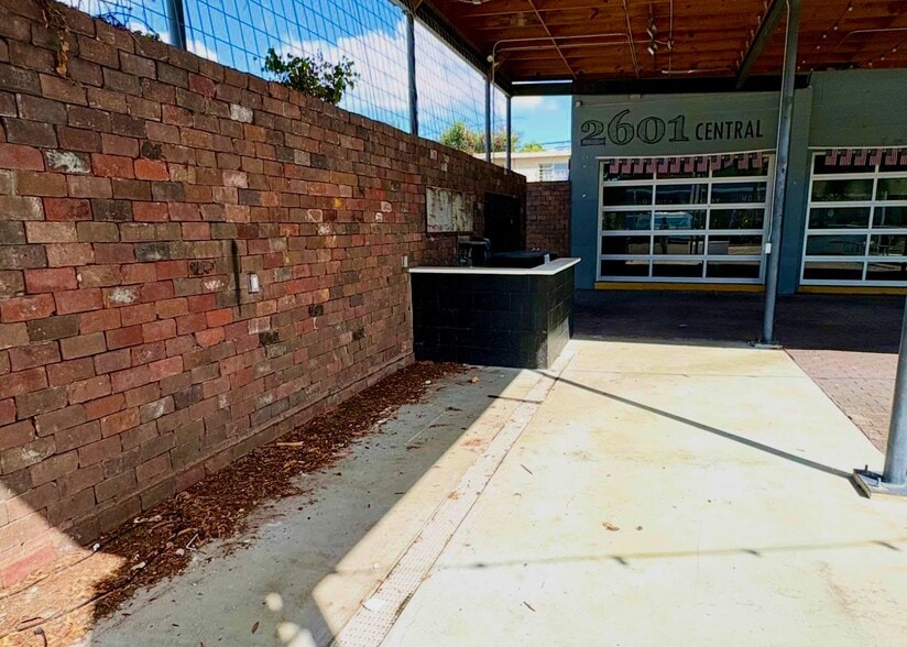 More Photos Of 2601 Central Ave, Saint Petersburg Restaurant For Lease